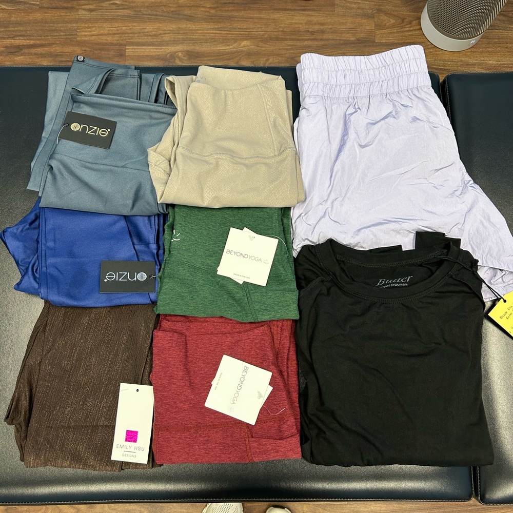 NWT name brand women’s active wear size L